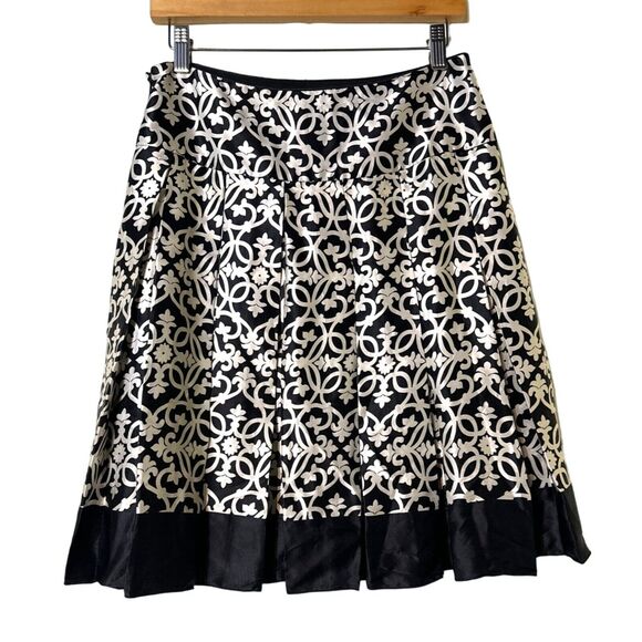 White House Black Market Silk Pleated Mini Skirt Size 6 | Classy Party Chic - Picture 2 of 8